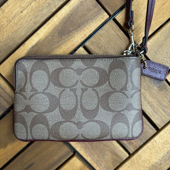 Coach Wristlet - Picture 6 of 8